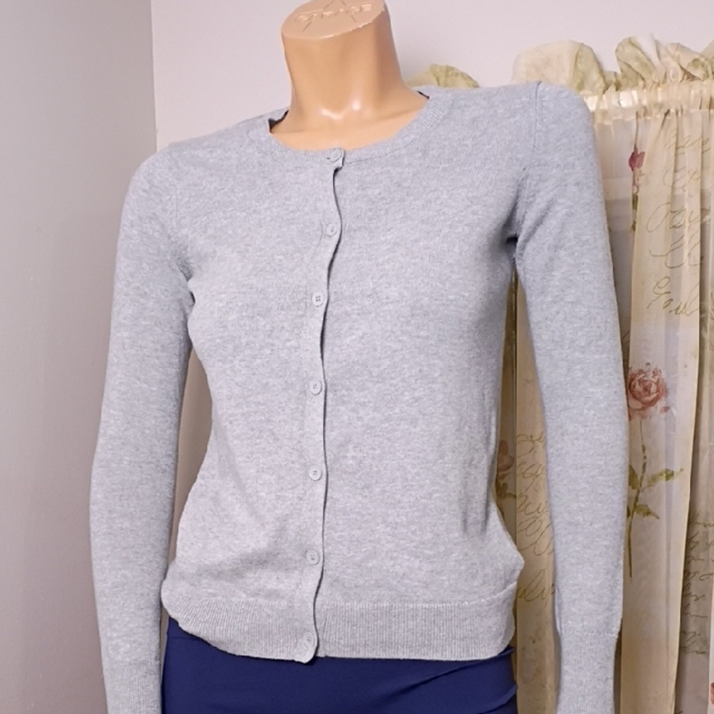 GAP Gray Women's Cardigan Size‎ XS